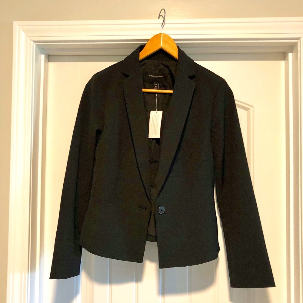 Banana Republic black one button suit jacket size 4 petite